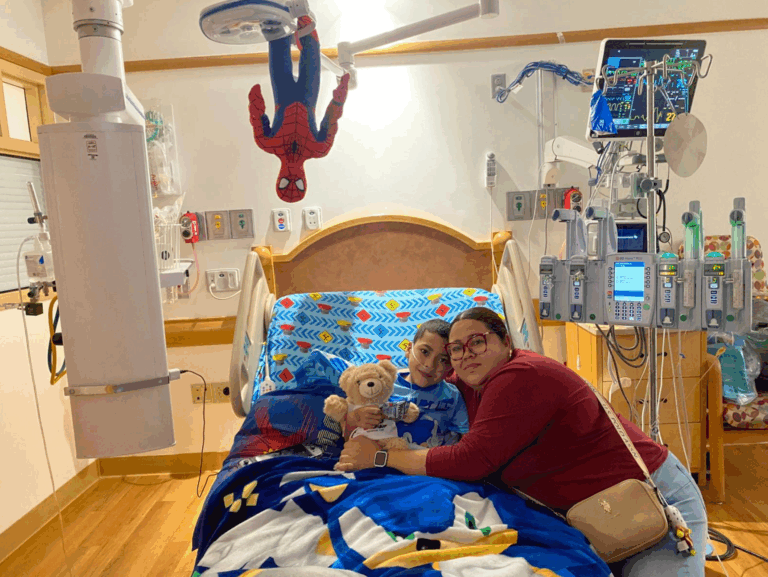 Madre pide ayuda económica mientras espera por corazón para su hijo